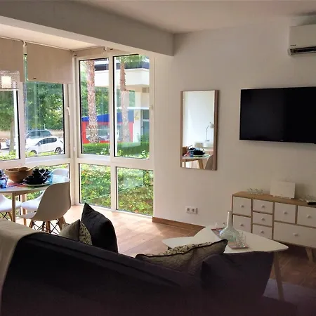 Esmeralda Apartment